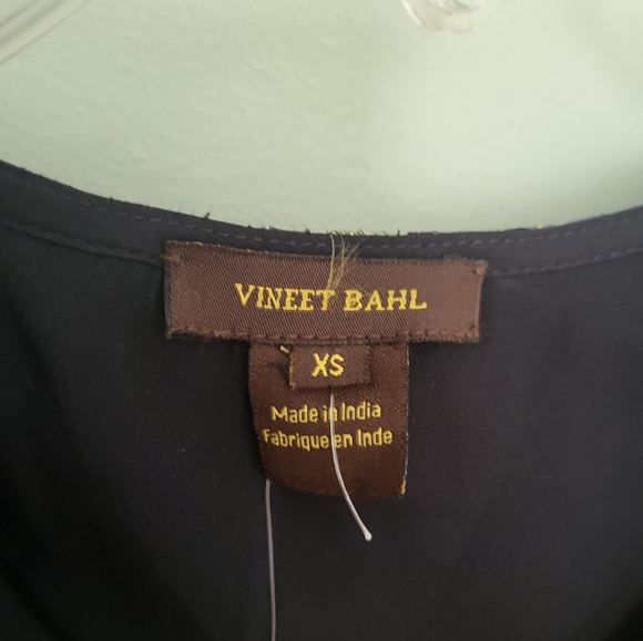 Anthro | Vineet Bahl Vivieene Metallic Blouse Floral Embroidered Bell Sleeve XS - Picture 9 of 14